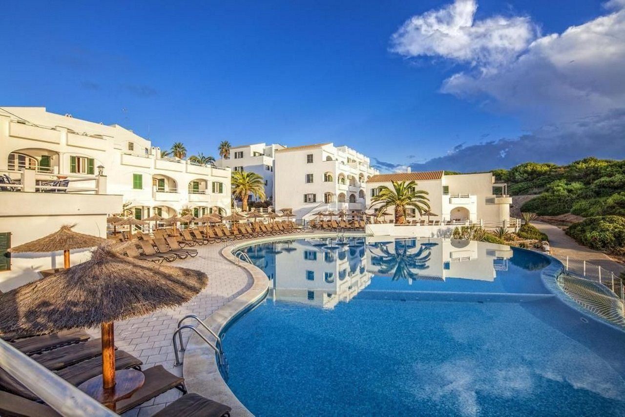 HOTEL WHITE SANDS BEACH CLUB ARENAL D'EN CASTELL 3* (Spain) - from £ 71 |  HOTELMIX